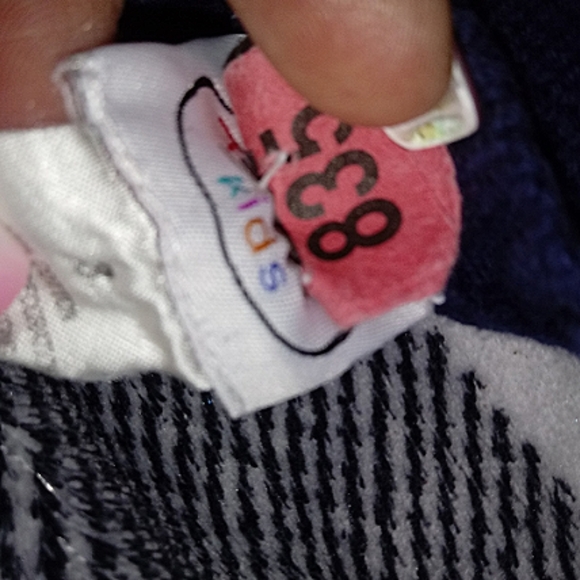 👣🦇FREE W/PURCHASE 2 Boys Tops 3 & 4 *Bundle* - Picture 7 of 8